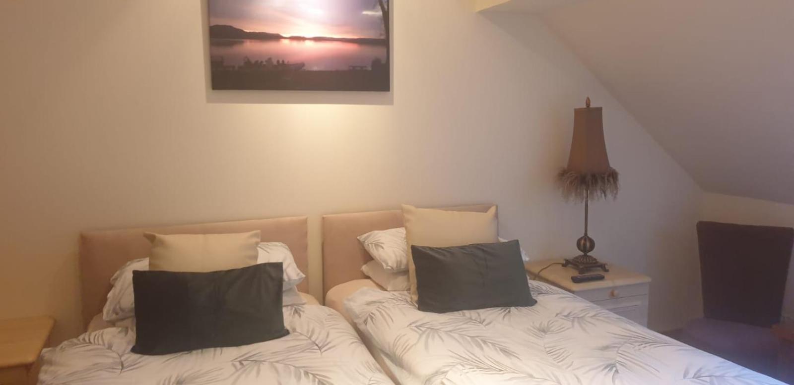 Culag Lochside Self Catering Lägenhet Luss Exteriör bild